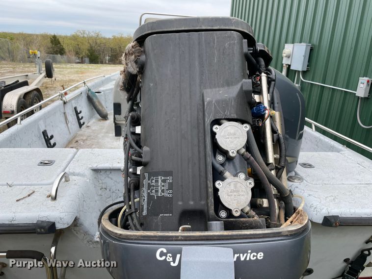 image for item MM9457 2005 Blue Wave  boat