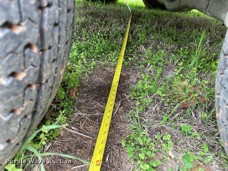 image for item MM9457 2005 Blue Wave  boat