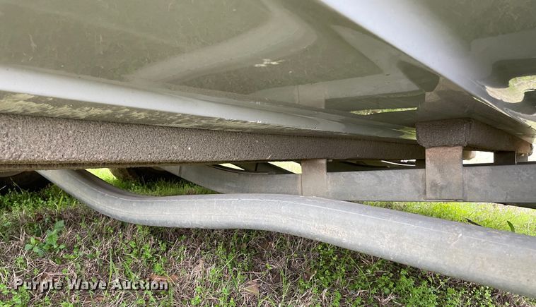 image for item MM9457 2005 Blue Wave  boat