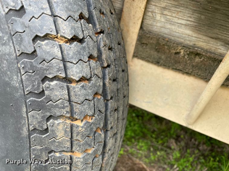 image for item MM9457 2005 Blue Wave  boat