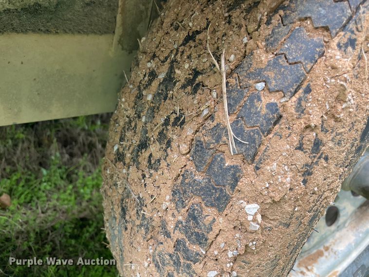 image for item MM9457 2005 Blue Wave  boat