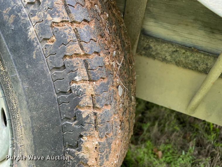 image for item MM9457 2005 Blue Wave  boat