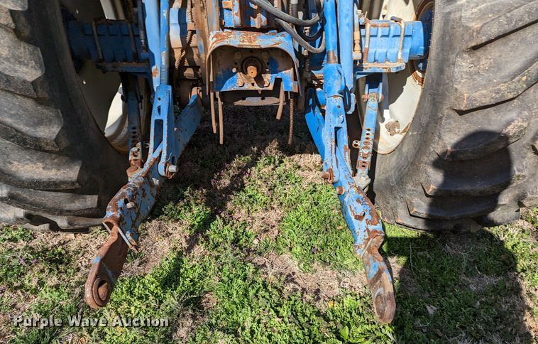 image for item MN9791 1994 Ford 8240  MFWD tractor