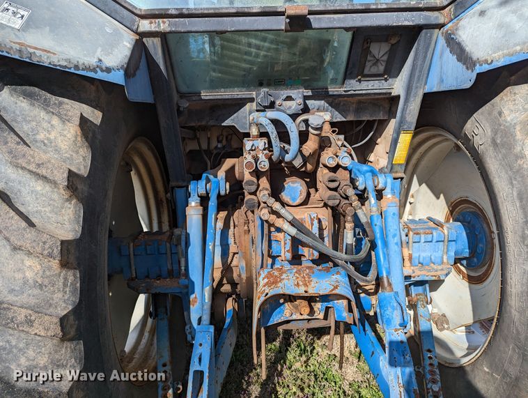 image for item MN9791 1994 Ford 8240  MFWD tractor