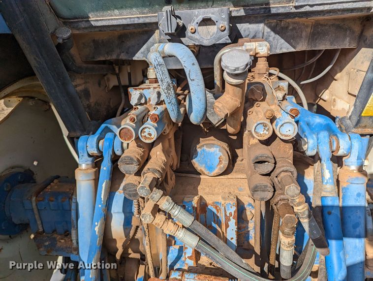 image for item MN9791 1994 Ford 8240  MFWD tractor