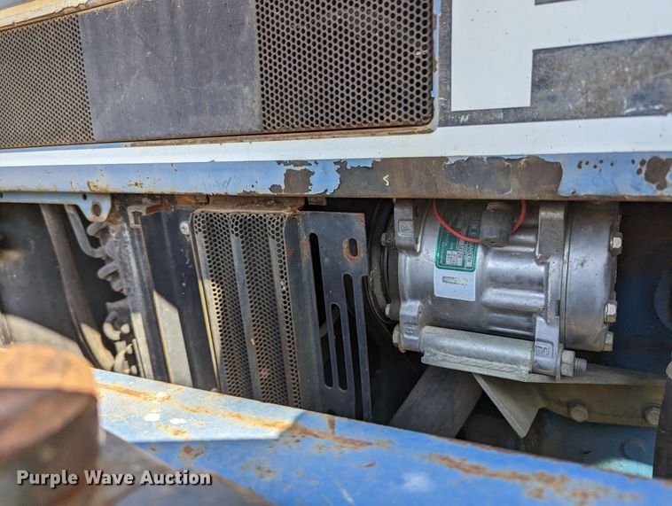 image for item MN9791 1994 Ford 8240  MFWD tractor