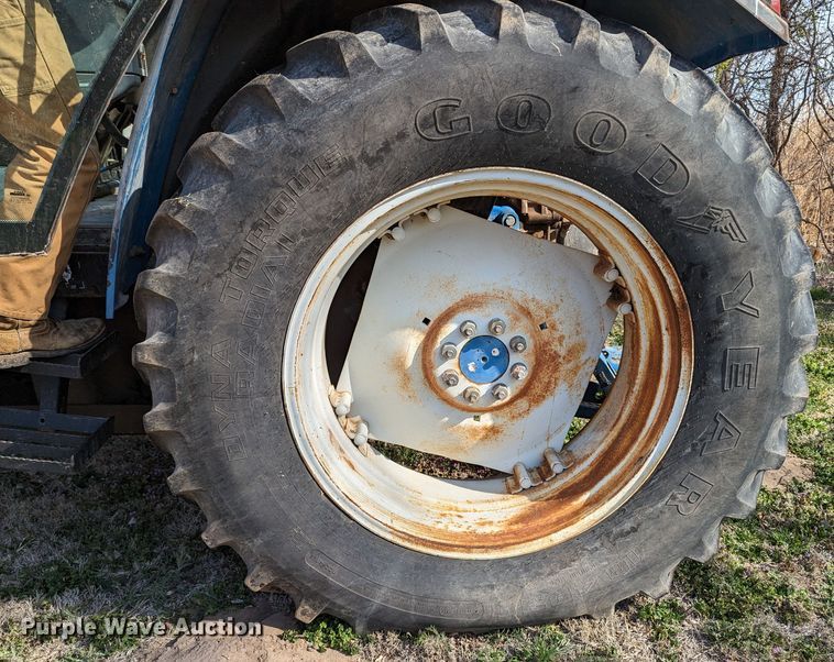 image for item MN9791 1994 Ford 8240  MFWD tractor