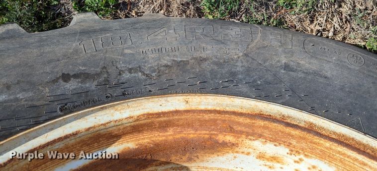 image for item MN9791 1994 Ford 8240  MFWD tractor