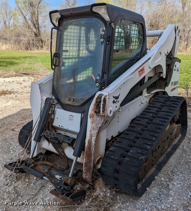 image for item MN9798 2013 Bobcat T750  tracked skid steer loader
