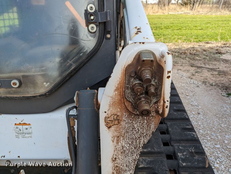 image for item MN9798 2013 Bobcat T750  tracked skid steer loader