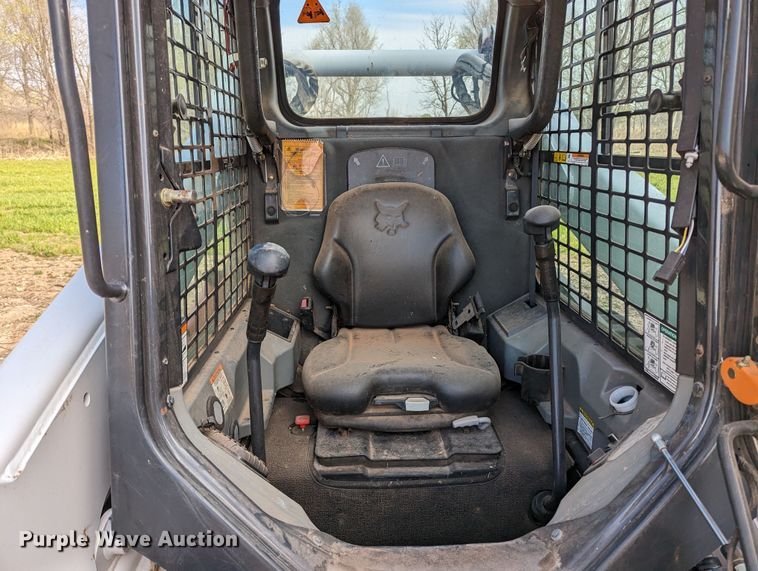 image for item MN9798 2013 Bobcat T750  tracked skid steer loader