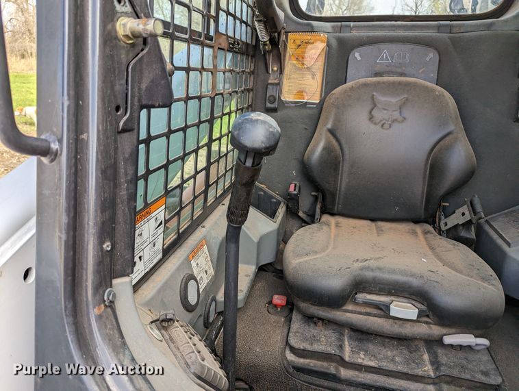 image for item MN9798 2013 Bobcat T750  tracked skid steer loader