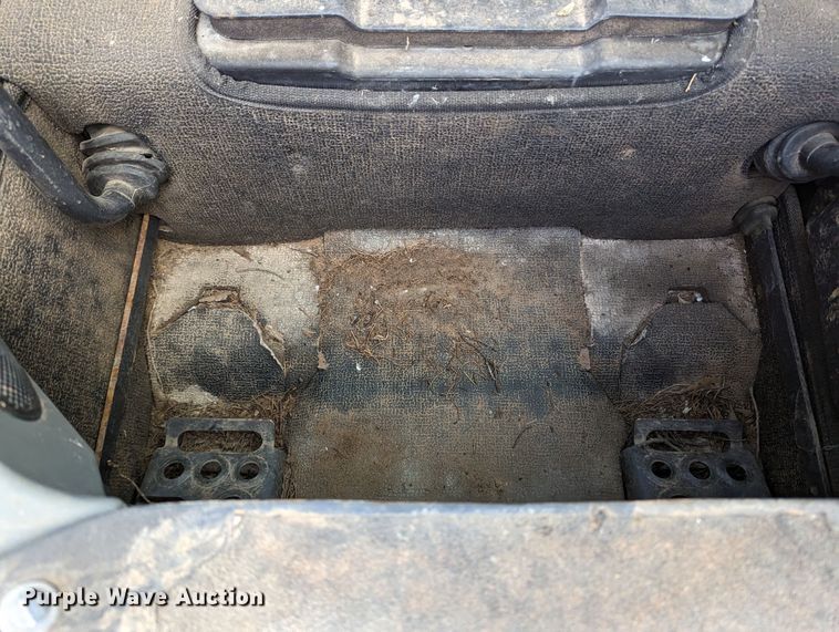 image for item MN9798 2013 Bobcat T750  tracked skid steer loader