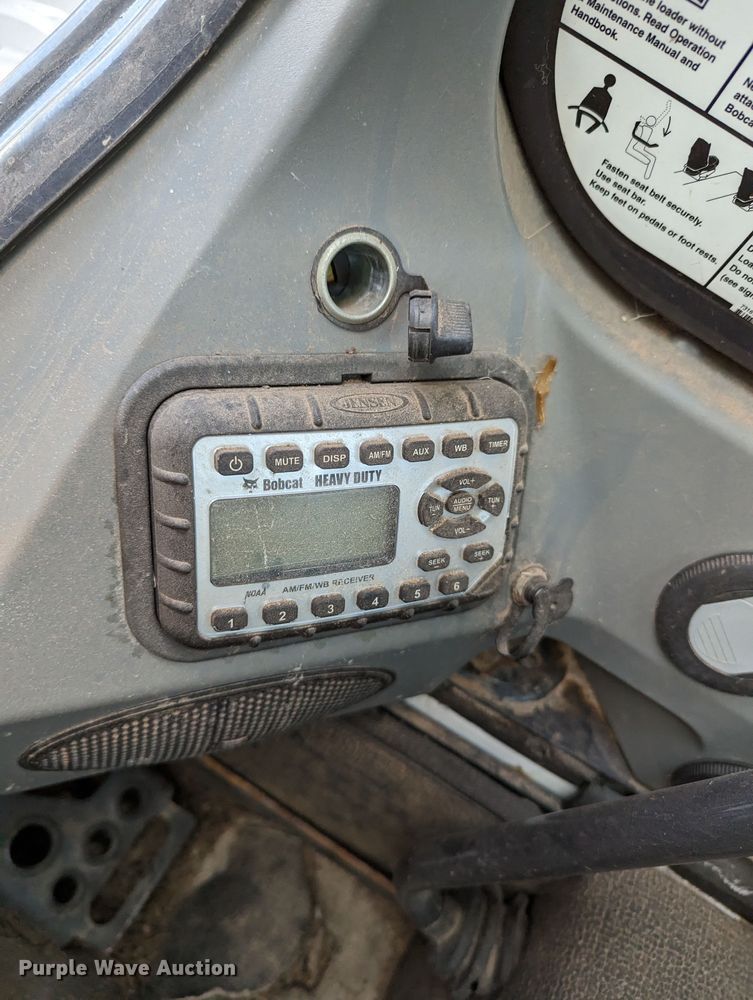 image for item MN9798 2013 Bobcat T750  tracked skid steer loader