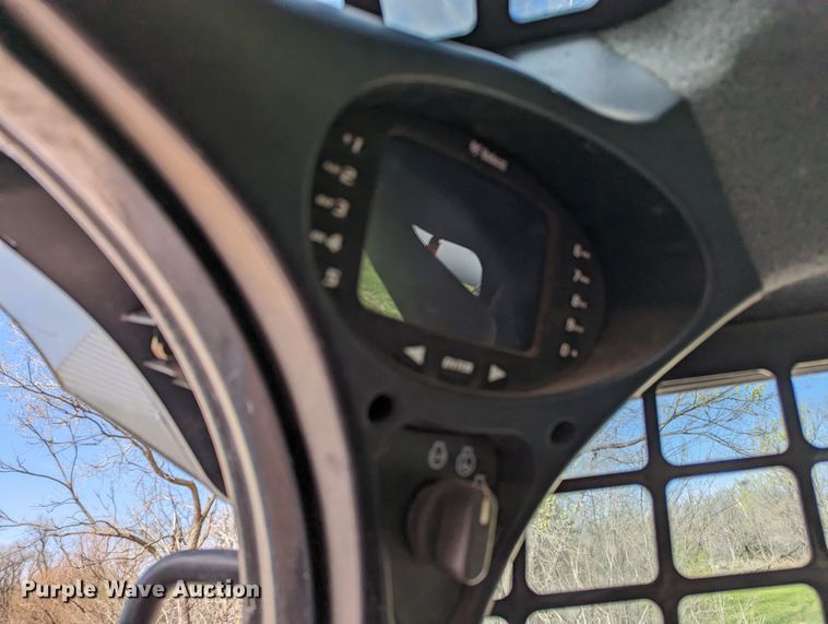 image for item MN9798 2013 Bobcat T750  tracked skid steer loader