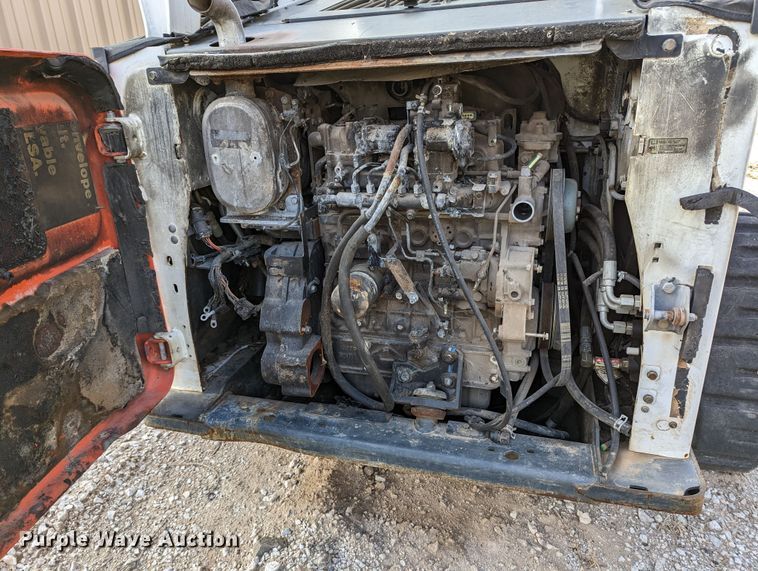 image for item MN9798 2013 Bobcat T750  tracked skid steer loader