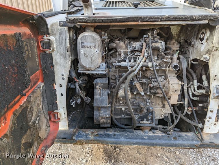 image for item MN9798 2013 Bobcat T750  tracked skid steer loader