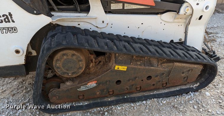 image for item MN9798 2013 Bobcat T750  tracked skid steer loader