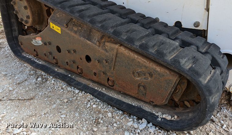 image for item MN9798 2013 Bobcat T750  tracked skid steer loader