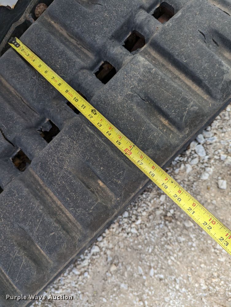 image for item MN9798 2013 Bobcat T750  tracked skid steer loader