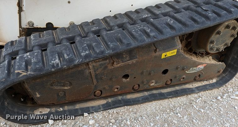 image for item MN9798 2013 Bobcat T750  tracked skid steer loader