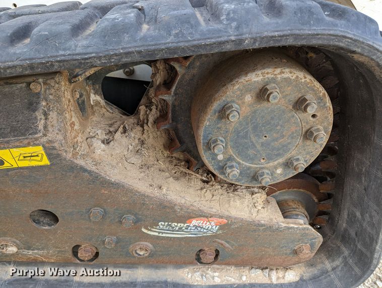 image for item MN9798 2013 Bobcat T750  tracked skid steer loader