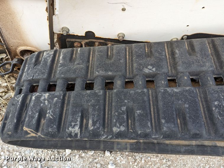 image for item MN9798 2013 Bobcat T750  tracked skid steer loader