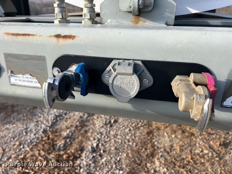 image for item MQ9841 2009 Smith Co S3-42-34  side dump trailer