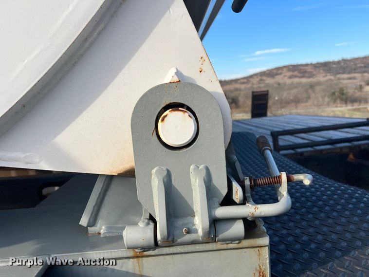 image for item MQ9841 2009 Smith Co S3-42-34  side dump trailer