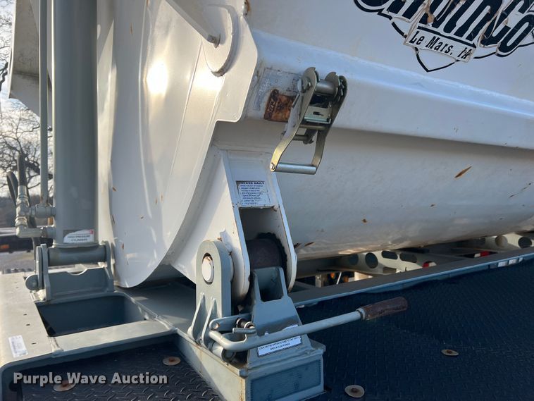 image for item MQ9841 2009 Smith Co S3-42-34  side dump trailer