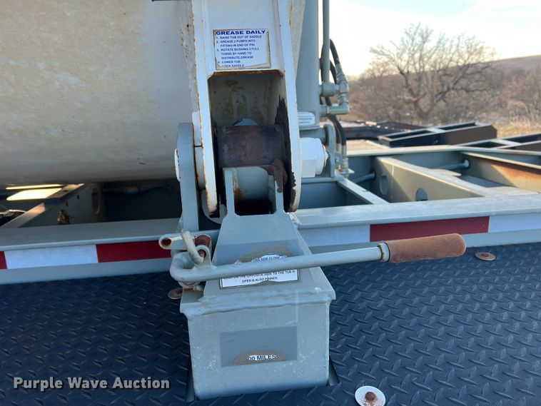 image for item MQ9841 2009 Smith Co S3-42-34  side dump trailer