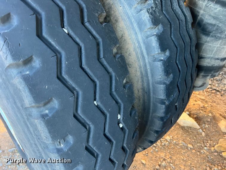 image for item MQ9841 2009 Smith Co S3-42-34  side dump trailer