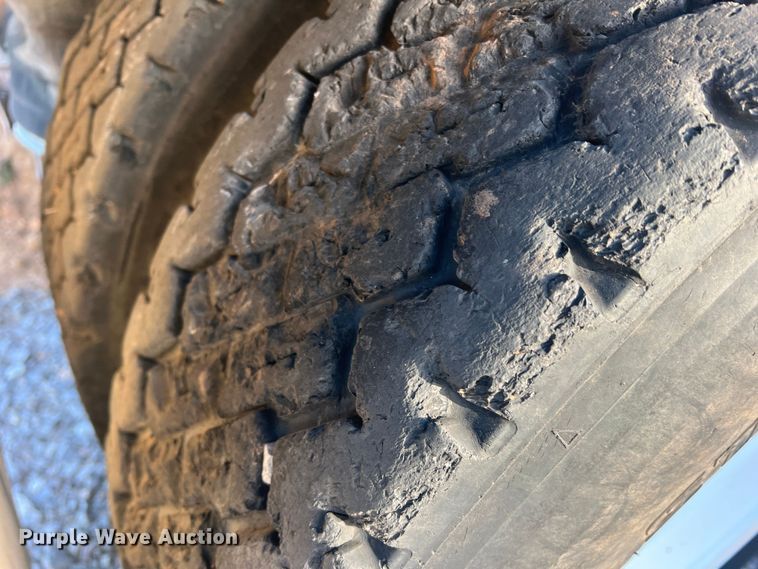 image for item MQ9841 2009 Smith Co S3-42-34  side dump trailer