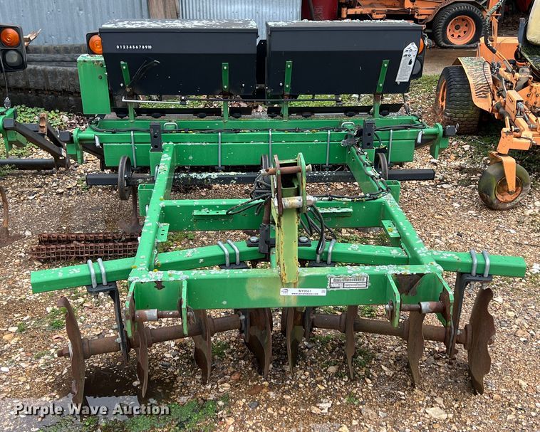 image for item MY9561 Frontier FP1206  seeder
