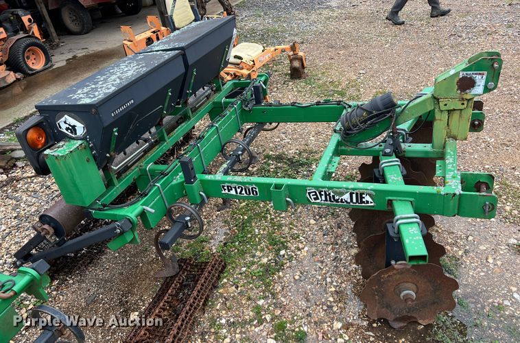 image for item MY9561 Frontier FP1206  seeder