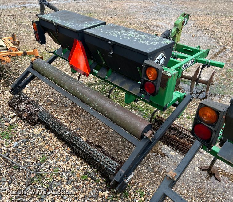 image for item MY9561 Frontier FP1206  seeder