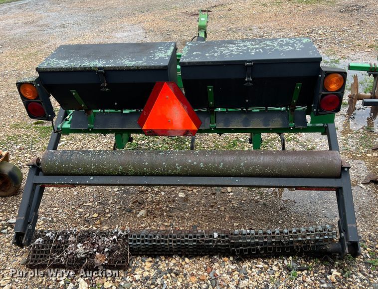 image for item MY9561 Frontier FP1206  seeder