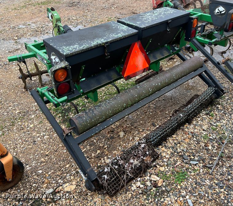 image for item MY9561 Frontier FP1206  seeder