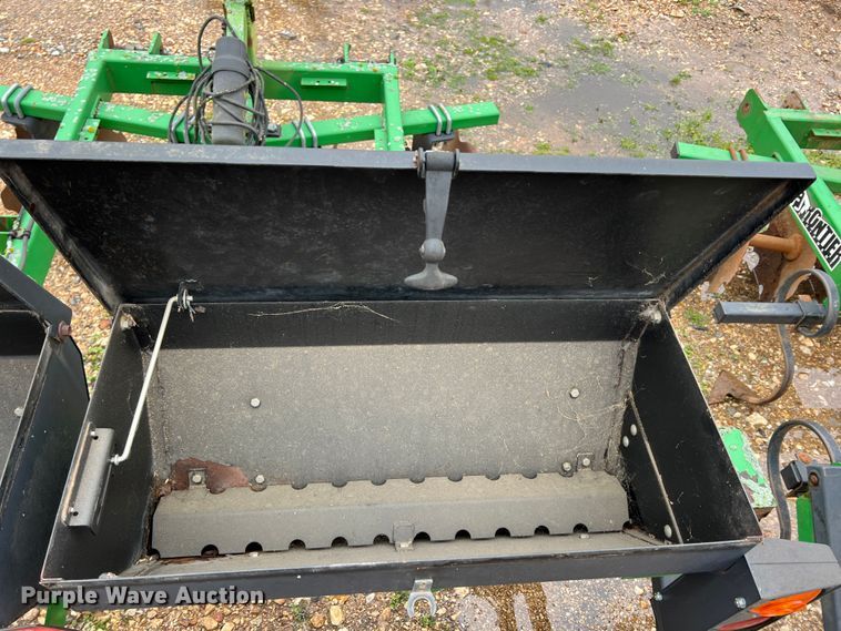 image for item MY9561 Frontier FP1206  seeder