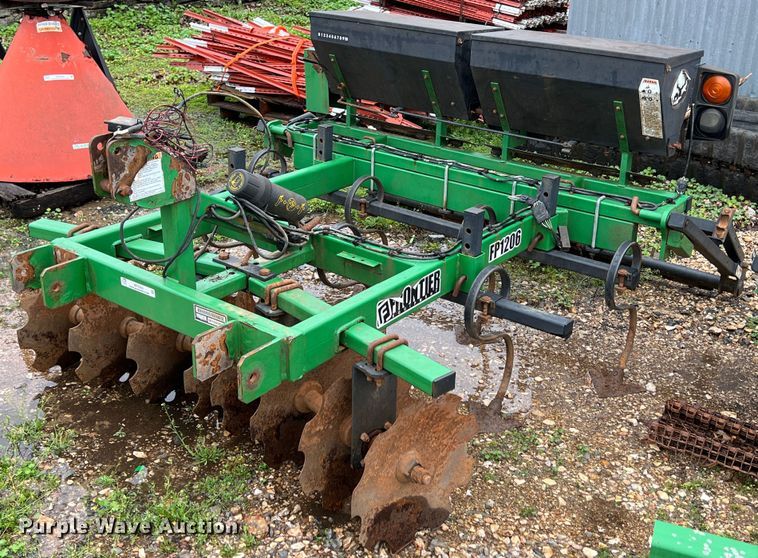 image for item MY9562 Frontier FP1206  seeder