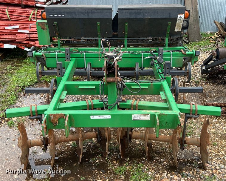 image for item MY9562 Frontier FP1206  seeder