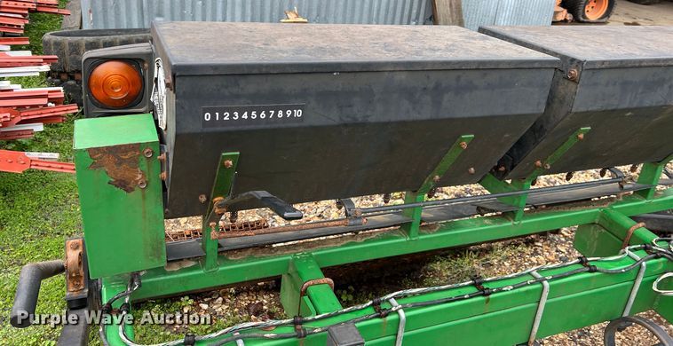image for item MY9562 Frontier FP1206  seeder