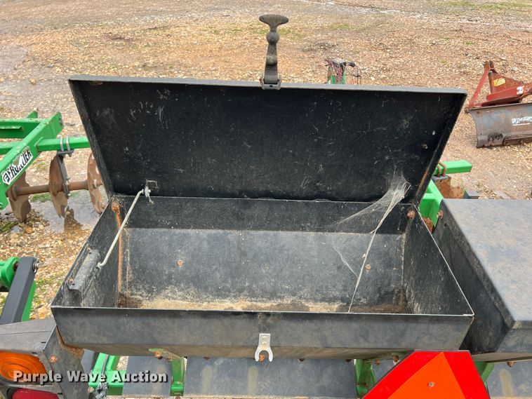 image for item MY9562 Frontier FP1206  seeder