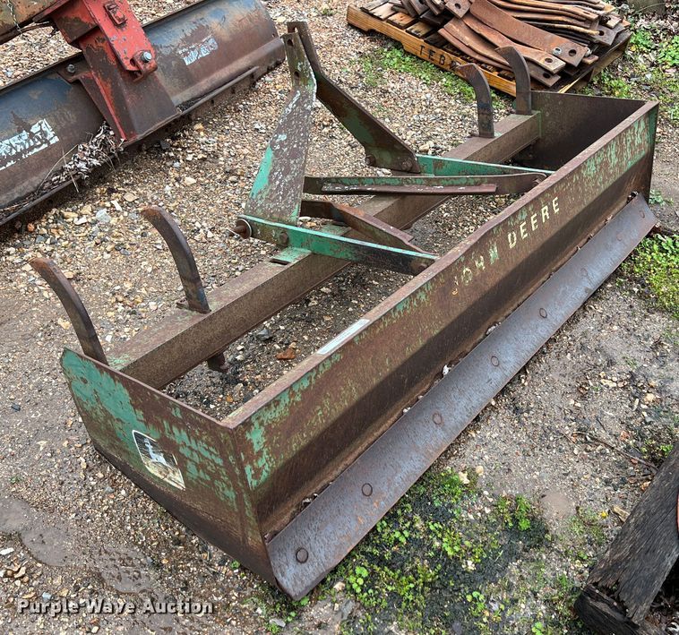image for item MY9565 John Deere  box blade