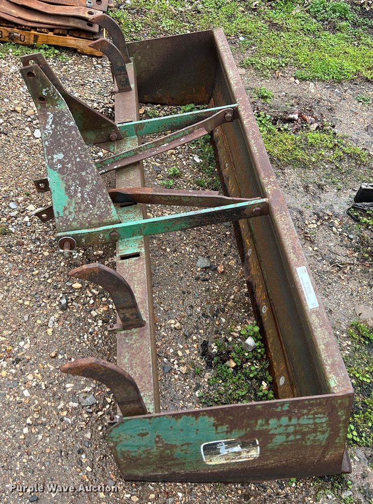 image for item MY9565 John Deere  box blade