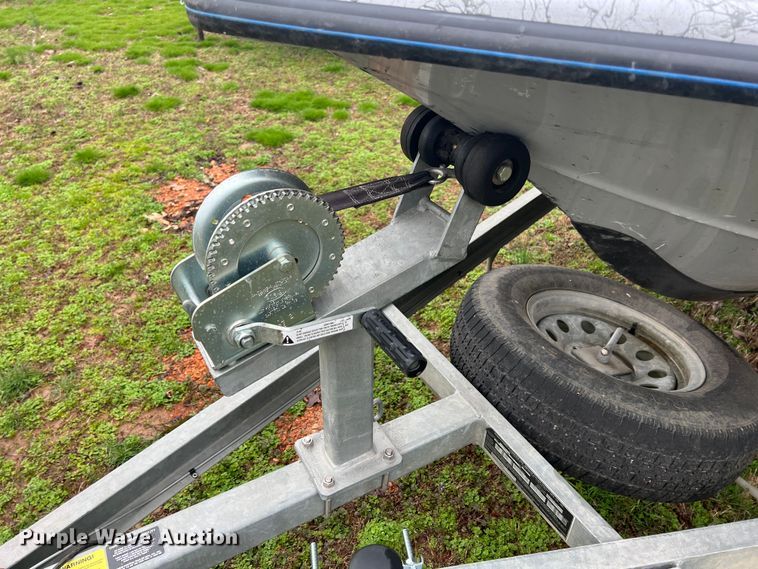 image for item MY9569 2005 Blue Wave 190  boat