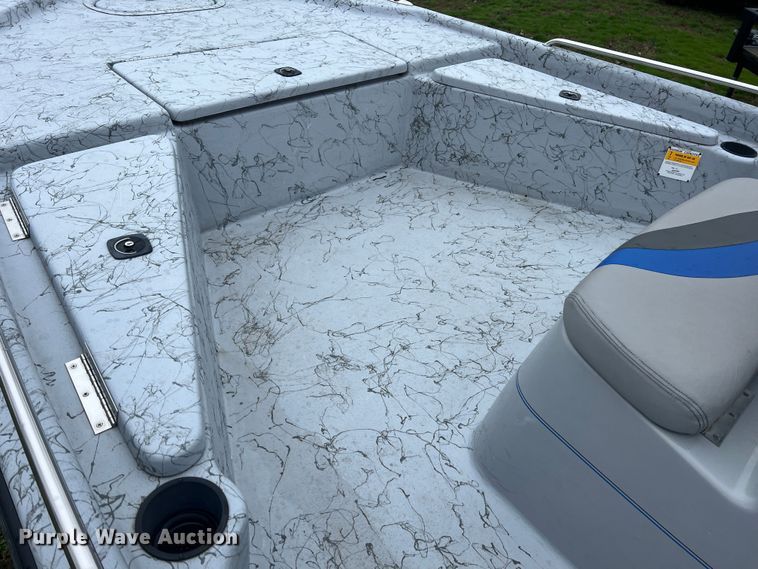 image for item MY9569 2005 Blue Wave 190  boat