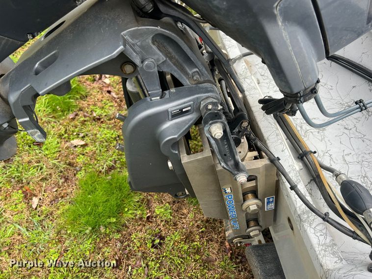 image for item MY9569 2005 Blue Wave 190  boat