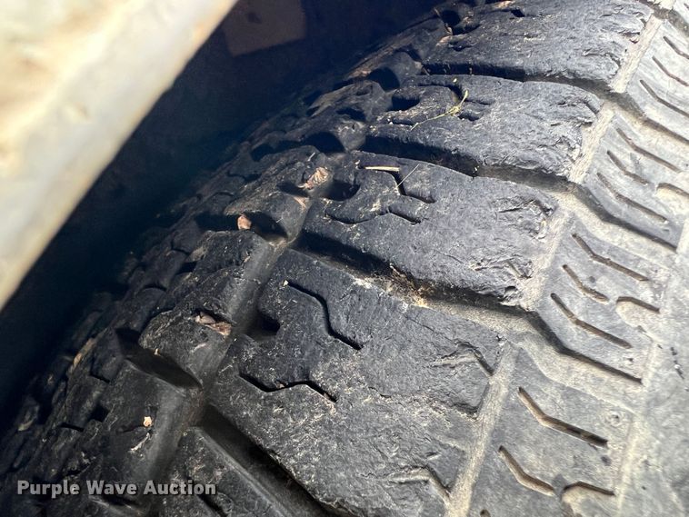 image for item MY9569 2005 Blue Wave 190  boat