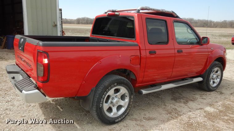 image for item DK1763 2004 Nissan Frontier  Crew Cab pickup truck
